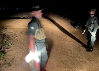 முள்ளிவாய்க்கால் நினைவுத் தூபிக்குச் செல்லும் வீதிகளில் தடைகளை ஏற்படுத்தும் நடவடிக்கையில் சிறிலங்கா காவல்துறை