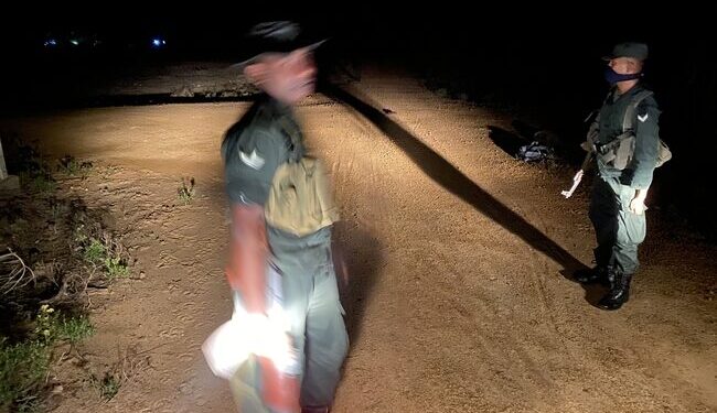 முள்ளிவாய்க்கால் நினைவுத் தூபிக்குச் செல்லும் வீதிகளில் தடைகளை ஏற்படுத்தும் நடவடிக்கையில் சிறிலங்கா காவல்துறை